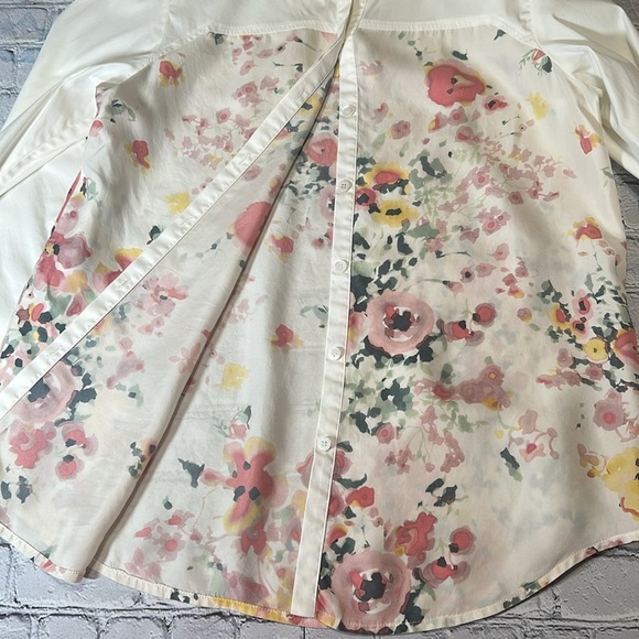 Lot of 2 Worth Button up tops blouses size Medium Floral Cream White Linen Silk - Picture 15 of 16
